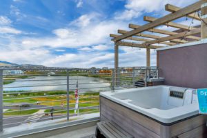 Major League Roof Deck Hot Tub Daybreak Sky Terrace Collection